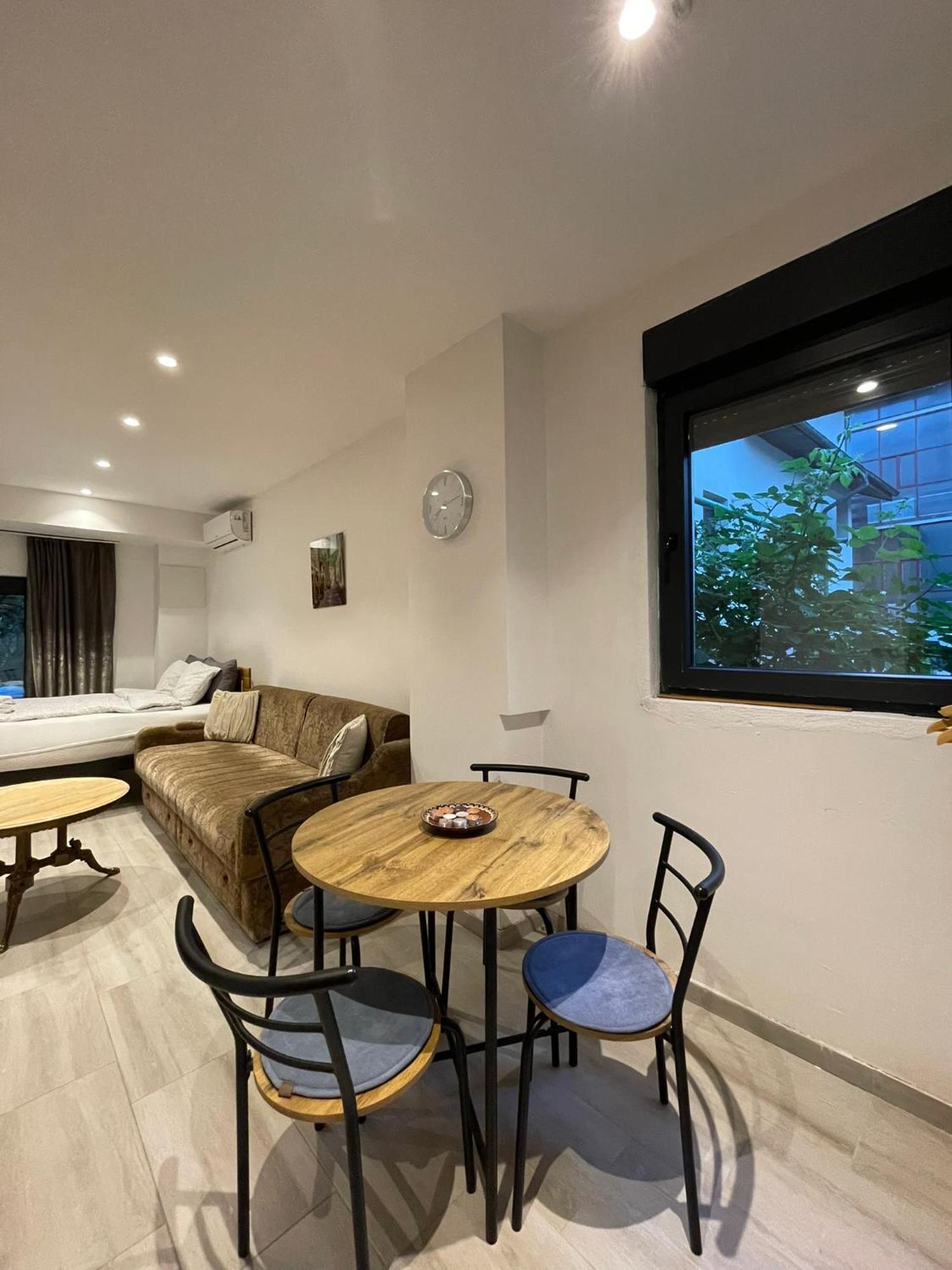 Visoko New Concept - 7 Minutes From The Pyramids - City Center Eksteriør billede